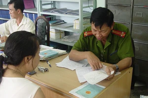 Sau 2021 mới có thể bỏ sổ hộ khẩu