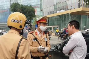 Đề xuất mỗi tài xế có 12 điểm, trừ hết phải thi lại bằng lái