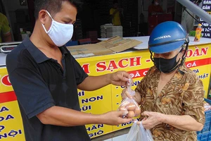 ‘Phiên bản lỗi’ ATM gạo nghĩa tình của chủ vựa trứng