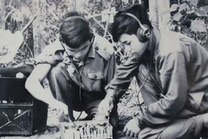 Giữ mạch thông tin xuyên Trường Sơn tới Sài Gòn