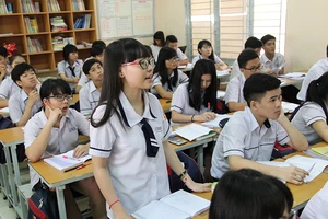 Trường học xoay xở giãn cách lớp học