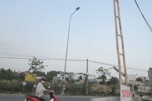 Trụ cáp viễn thông bằng thang tre