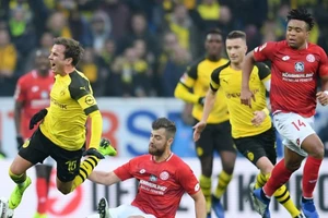Bundesliga trở lại để Bayer Munich và Dortmund đua vô địch