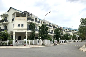 Địa ốc vẫn hút khách bằng trái phiếu lãi cao