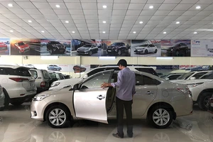 Đòn đau giáng xuống ngành du lịch, ô tô, dệt may