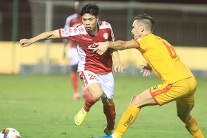 V-League trở lại, làng bóng Đông Nam Á thấp thỏm