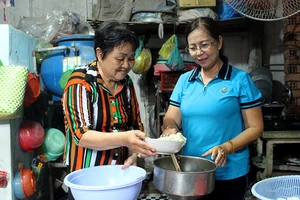 Học Bác Hồ cách đến với dân