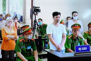 Chị em dùng quan tài gây rối lãnh 9 năm tù