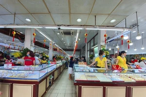 Trả giấy phép vì buôn bán vàng quá ế ẩm