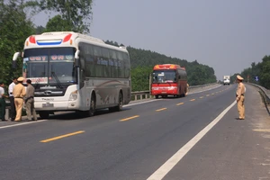 Lý do Bộ GTVT đề xuất tăng tuổi lái xe bằng E