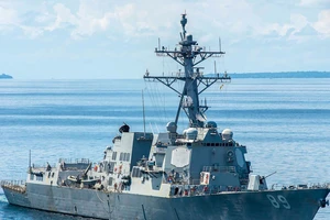 Tàu Mỹ áp sát Hoàng Sa, thách thức Trung Quốc