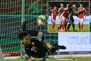 Lạ lùng Bùi Tiến Dũng