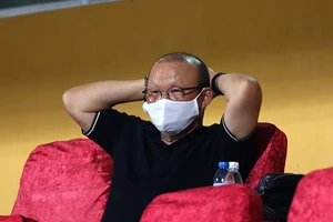 Tiền đạo quý của ông Park chấn thương