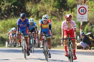 Xé áo vàng và cuộc chiến giữa hai êkíp TP.HCM, Đồng Tháp