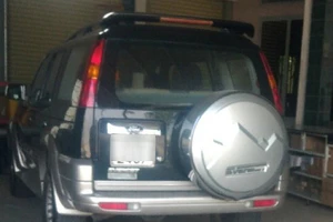 Hội đồng định giá nói về vụ kính xe hơi cũ bằng giá mới