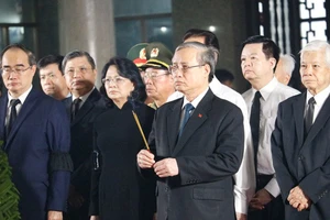 Xúc động buổi tiễn đưa nhà tình báo Mười Hương