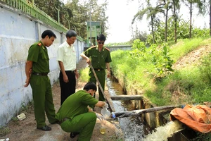 Lo cảnh sát kiểm tra môi trường gây khó doanh nghiệp