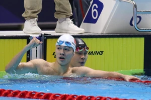 Kình ngư 15 tuổi xô đổ kỷ lục của Ánh Viên