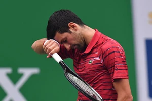 Nhiễm COVID-19, số một làng banh nỉ vẫn bị ‘ném đá’