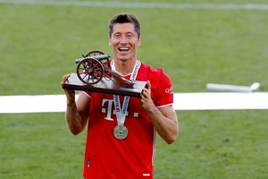 Cú đúp của Lewandowski, tiền đạo Ba Lan ở giải Đức