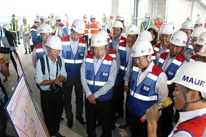 Phó thủ tướng Phạm Bình Minh: Sớm gỡ vướng cho metro số 1