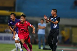 Ghế nóng bất thường ở V-League