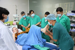 9 ngày gấp rút chuẩn bị đưa bệnh nhân 91 bay về Anh