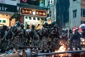 Trung Quốc bị bủa vây sau luật an ninh Hong Kong