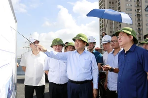Bí thư Hà Nội đốc thúc tiến độ 5 dự án giao thông trọng điểm