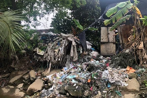Xưởng tái chế rác trái phép gây ô nhiễm kéo dài