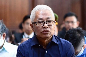 Tòa trả hồ sơ vụ Ngân hàng Đông Á