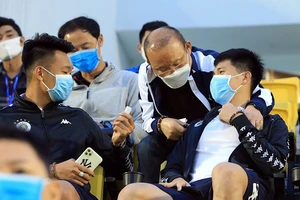 Tìm người mới và nỗi lo cũ của thầy Park