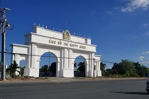 Bí ẩn nhóm người mua đất 75 tỉ đồng ở Cà Mau