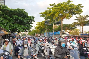 Phía nam: Phát triển song song giao thông thủy và bộ