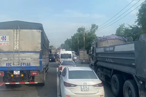 Phía tây bắc: Kết nối giao thông xuyên quốc gia