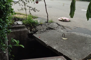 Cần đậy miệng cống hố ga này