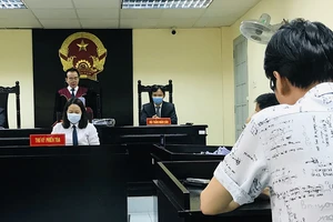 Nghiên cứu sinh thua kiện trường đại học