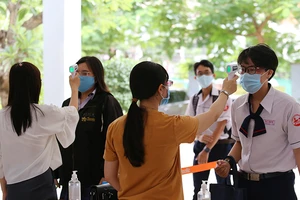 Thủ tướng: Giao thông, vận tải phải an toàn trong mùa dịch