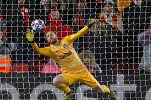 Champions League lo lắng khi cầu thủ nhiễm COVID-19