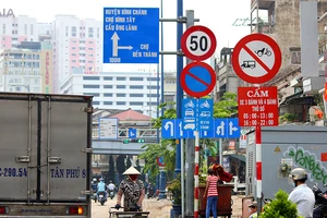 Bộ Công an muốn thay Bộ GTVT quy định về báo hiệu đường bộ