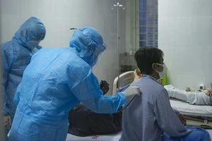 Phải ứng phó dịch COVID-19 quyết liệt hơn