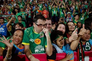 Thai-League trở lại với sân bóng có khán giả