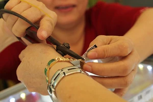 Khi bão giá vàng bất ngờ ập đến