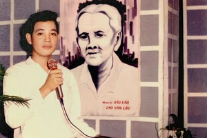 Trùm bầu sô chuyển giới kể chuyện