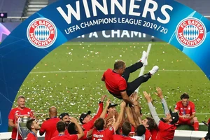 Bayern ăn ba trong mùa dịch và hiện thân của bóng đá Đức