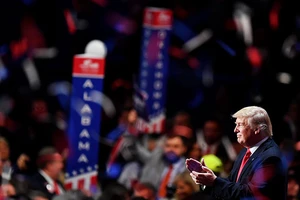 Khó khăn đang bủa vây ông Trump