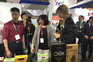 Việt Nam tìm cách thu hút và giữ chân các tập đoàn lớn