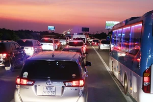 Gỡ kẹt xe cho cao tốc TP.HCM - Long Thành - Dầu Giây