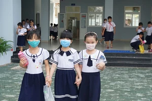 Học sinh nghèo vui với trường mới