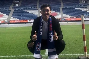 Văn Hậu ‘về tắm ao ta’ và ngày khai giảng đặc biệt